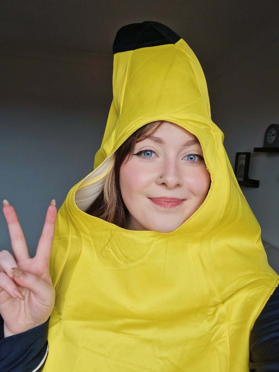 im live on twitch @ batkitto playing sekiro, dressed as a bat-nana bc we reached 150+ subs! 🍌