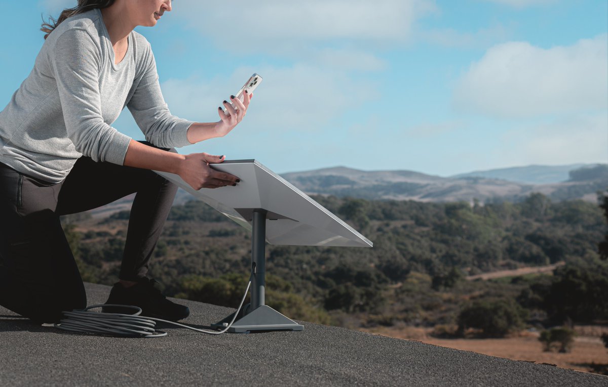 SawyerMerritt's tweet image. NEWS: There are now over 250,000 active @Starlink customers in Brazil, connecting a lot of people with high-speed internet, according to SpaceX.