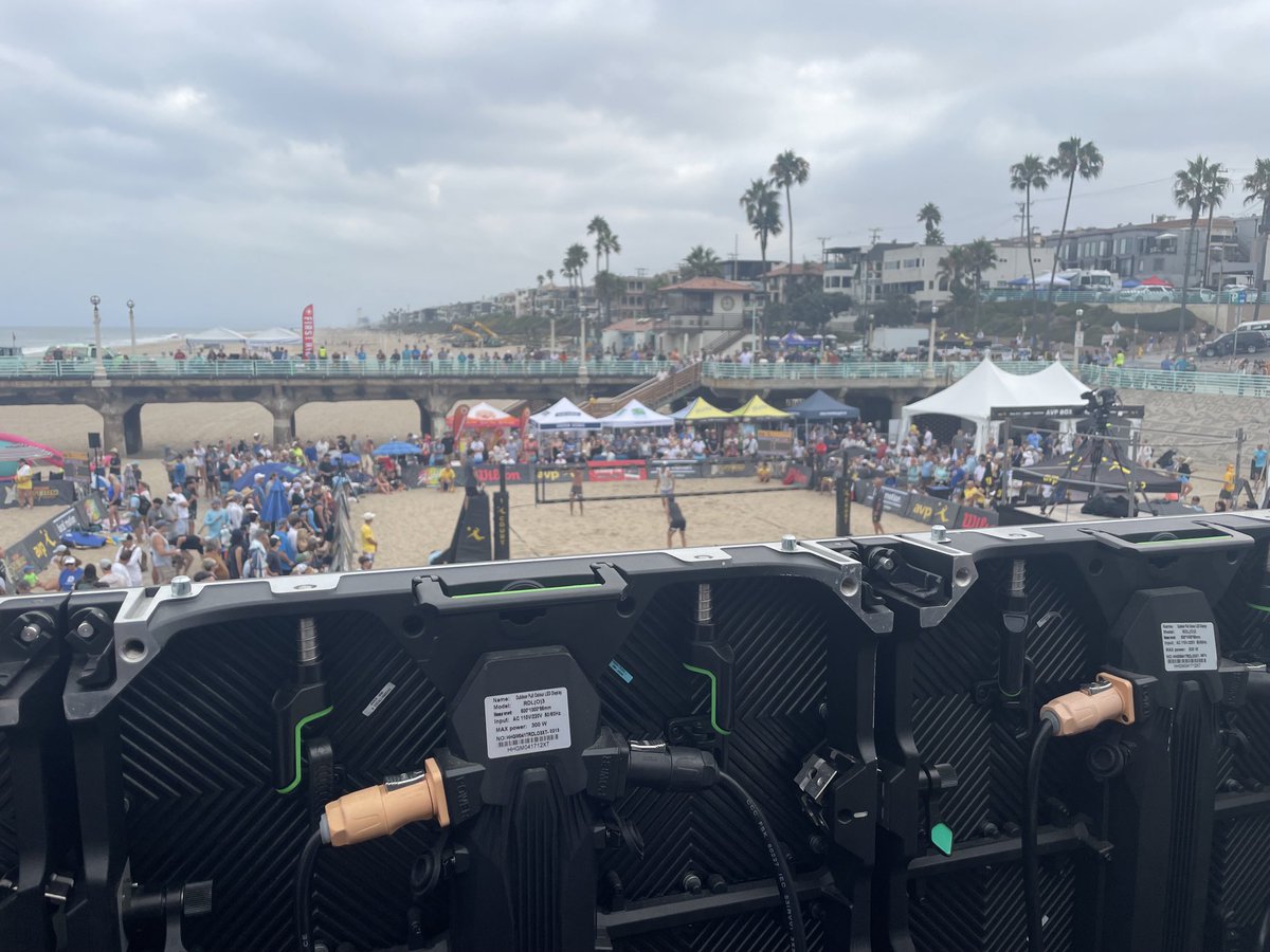 ⁦<a href="/avpbeach/">AVP</a>⁩ seriously? I am 6’ tall standing in front row of AVP360 section in MB and I have an obstructed view?! You really blew it