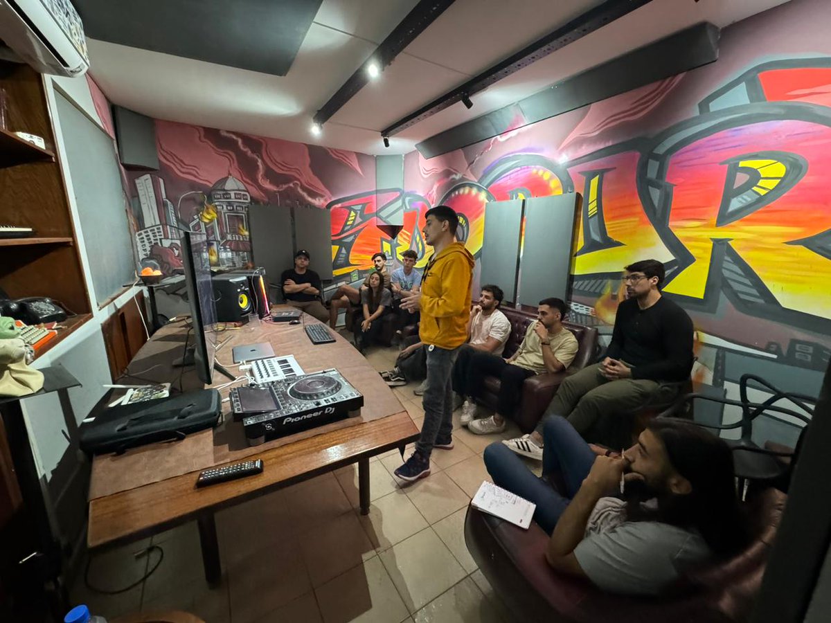 lumanmusic's tweet photo. bonita charla masterclass de ayer en #support dj studio. san miguel de tucuman / agosto 2024 https://t.co/y3qrzQmoLs