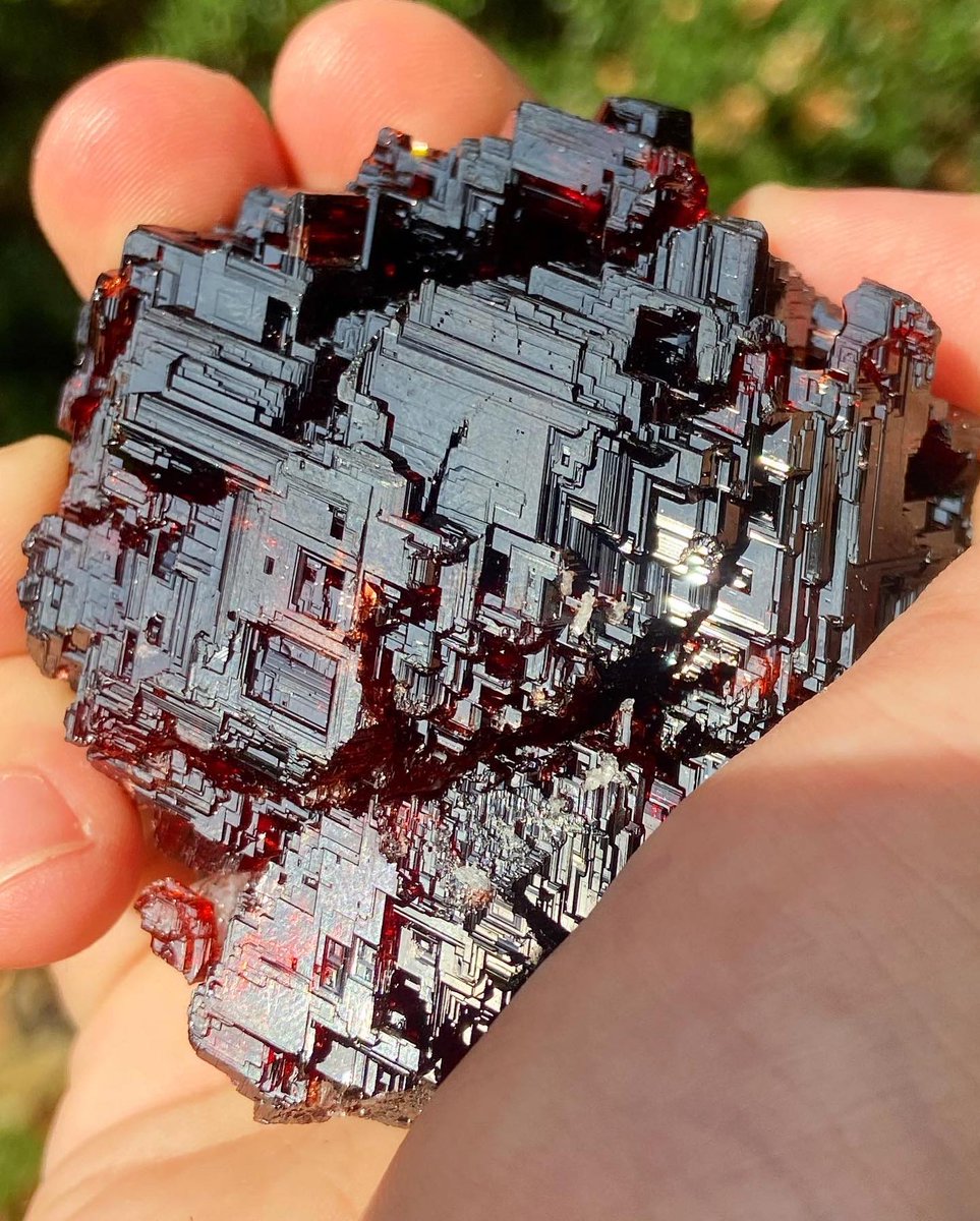 Etched spessertine garnets
from Penha do Norte, Conselheiro Pena, Minas Gerais, Brazil

Photo: SacredGemology /James Jackman
