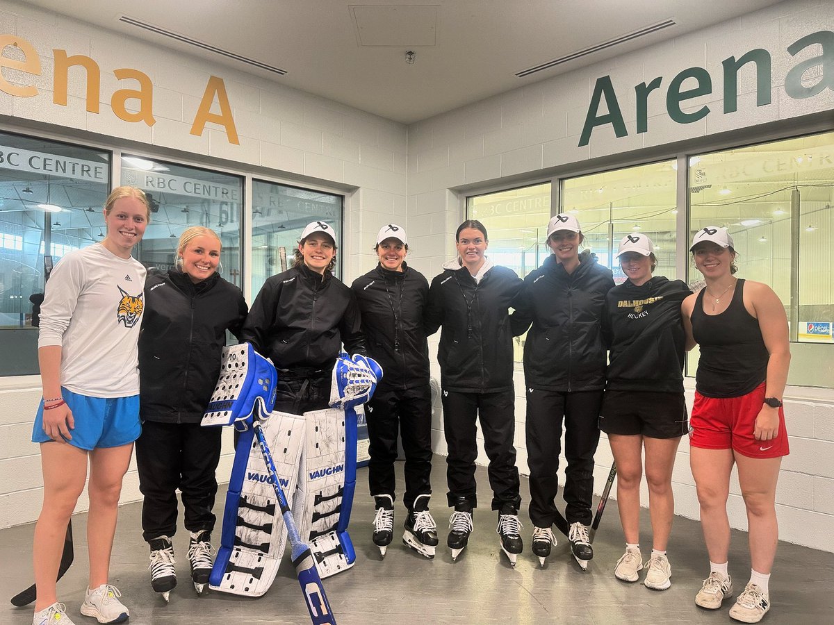 LEARNING FROM THE BEST 👨‍🏫 🏒 

Some of the best players this province has produced are leading the way this week at the Turnbull Saulnier Skills Camp in Dartmouth. 🙌 

Good luck to all of the participants — and coaches — taking part in the camp. ⛺️ 

Have fun, everyone! 👏