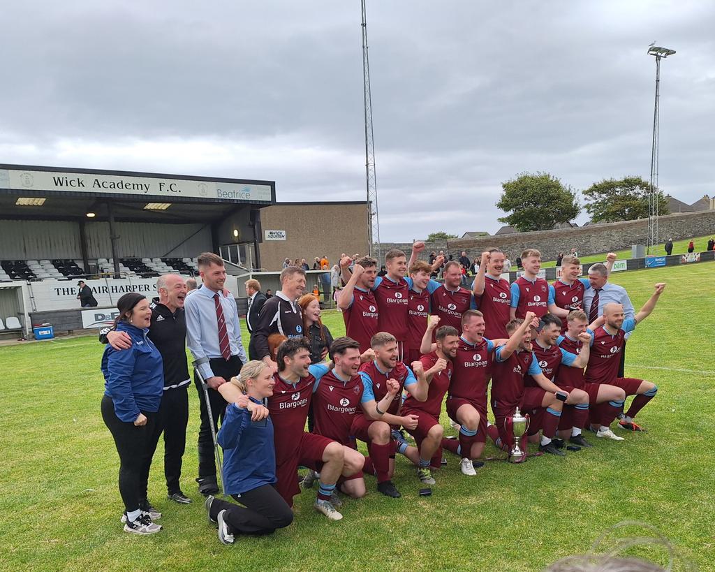 JohnMacLeod67's tweet photo. Well done Pentland United on winning the Highland Amateur Cup for a 9th time. A personal triumph for keeper and co-manager Michael Gray who saved a penalty and denied Avoch extra time with a brilliant finger tip save in stoppage time in a 2-1 win #hac https://t.co/dTlyqlzYj0