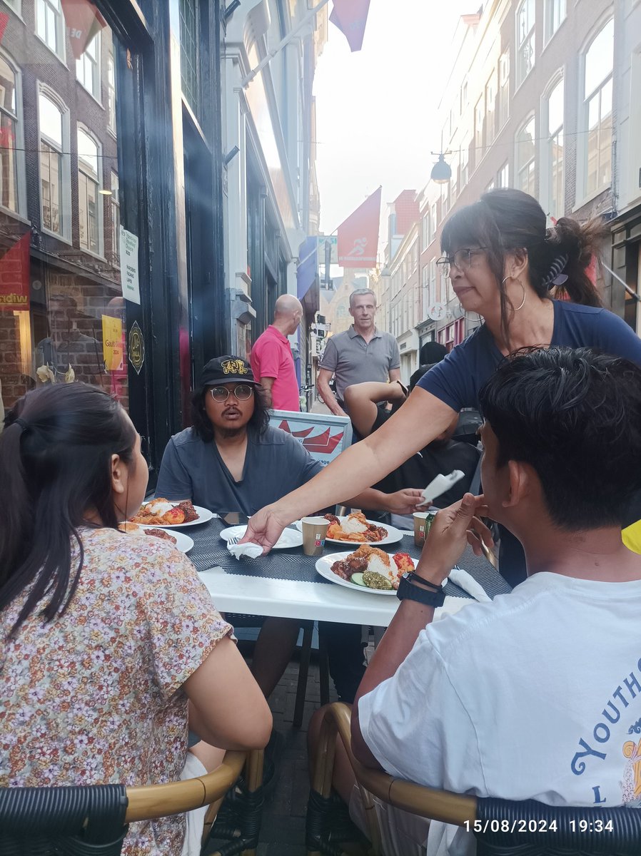 adalahaaf's tweet photo. Nasi Padang di Den Haag, Netherlandden https://t.co/c8ciSMhikm