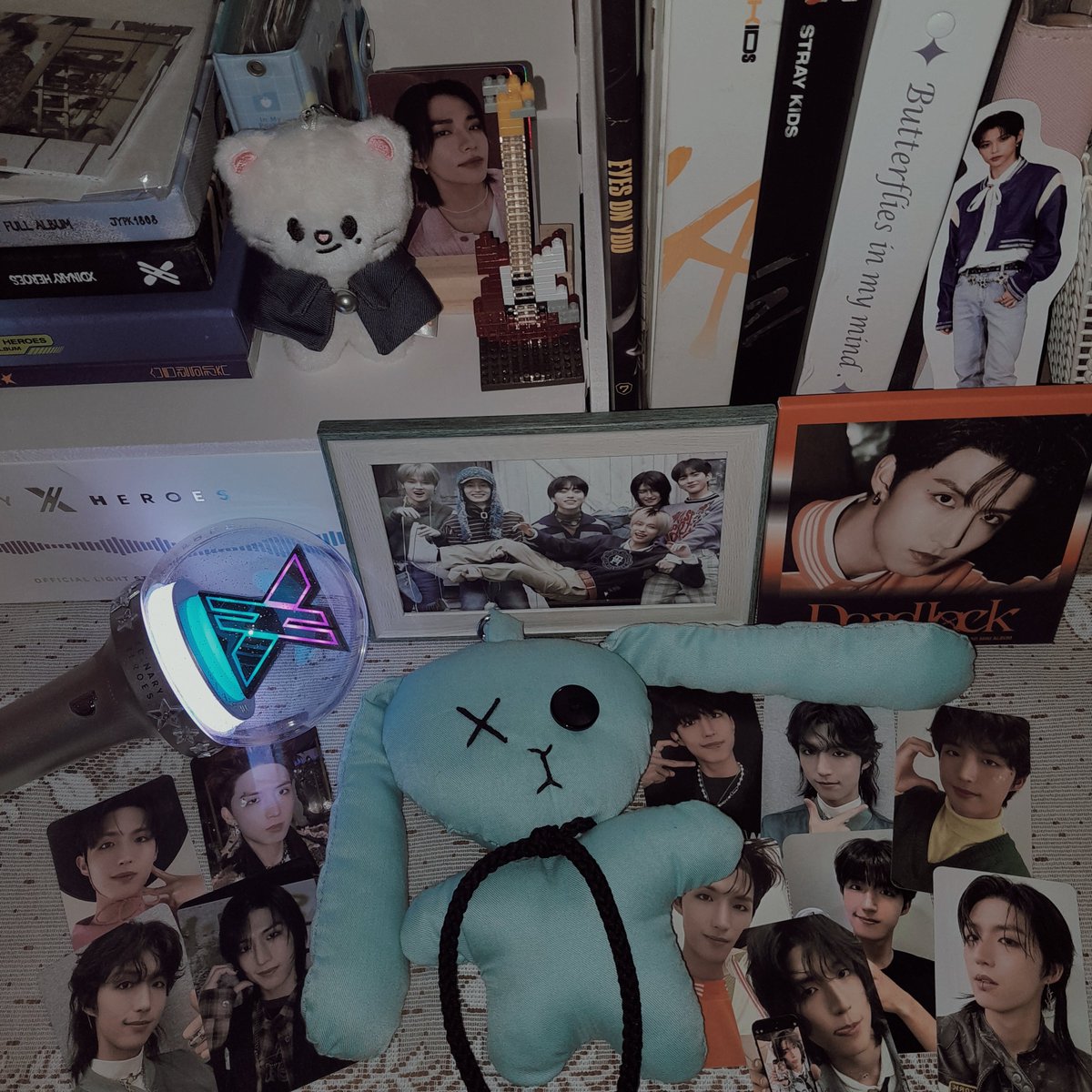 naje__hhjkjs's tweet photo. HAPPY BIRTHDAY JUNHAN💗
HAPPY HYEONGJUN DAY🎸
#형준이가_그려낸_8월의_검은_꿈
#JunHanOnMyMind #XdinaryHeroes #Junha https://t.co/j7T5wfQpN5