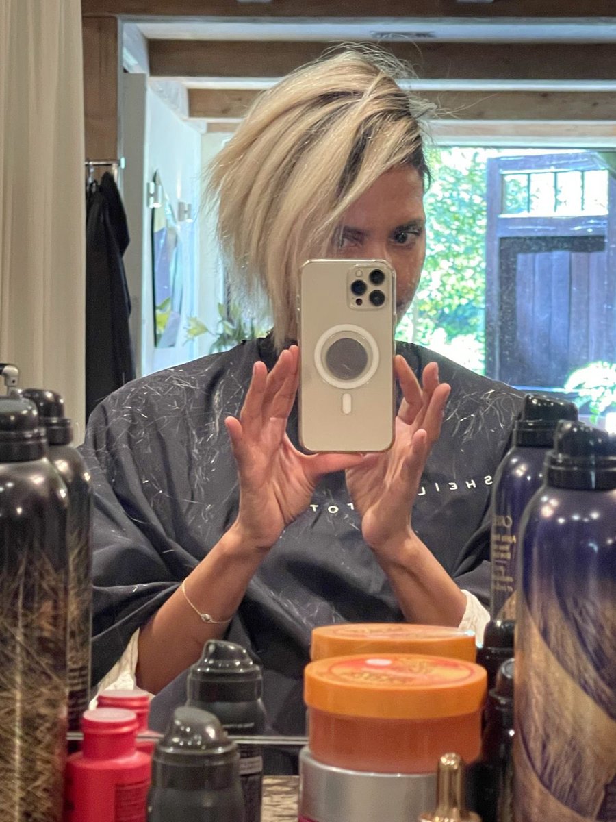 halleberry's tweet photo. The Roxanne cut for #TheUnion … Now yall can stop talking about The Call wig 😜 https://t.co/nJ2Tqz4Iya