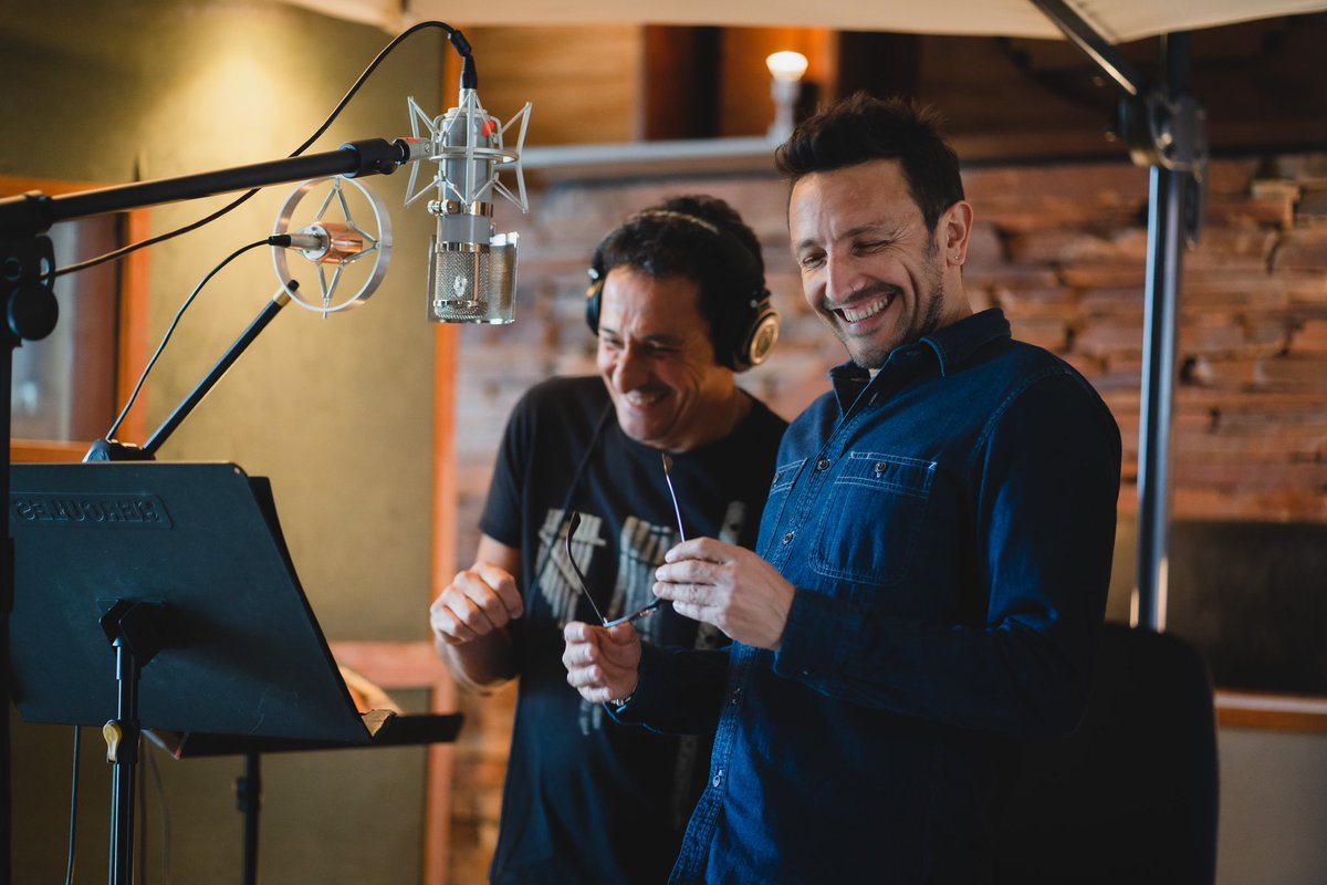 EGBrancciari's tweet photo. A través de los años me ha tocado conocer a muchos artistas que admiraba. Él es de los que no me desilusionó. Todo lo contrario. Además de talentoso, humilde y siempre positivo. Feliz cumpleaños querido Ricardo!! Se te quiere. 🍷🤍 https://t.co/C64XetUzwP