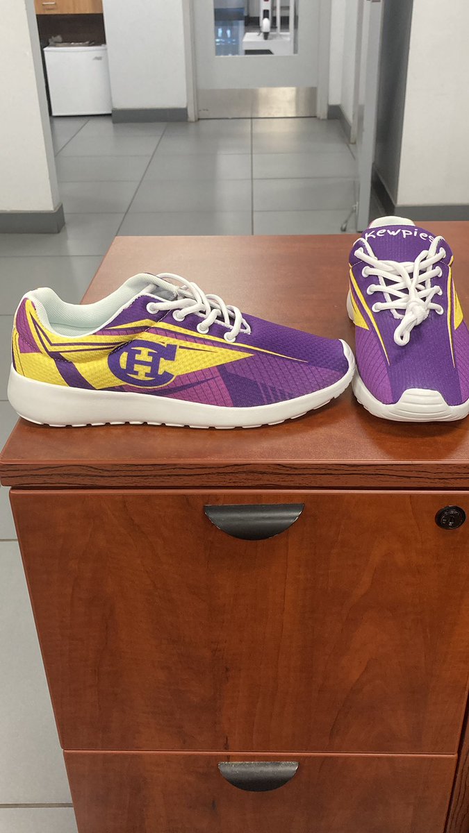 mizzoufan_1's tweet photo. I may not be on the sideline this year for @Kewpiefootball but (courtesy of Dave Guthrie) I have my 2024 Gameday shoes! @KewpAthletics #WeAreHickman #KewpiePride https://t.co/wrcrtOQGNQ