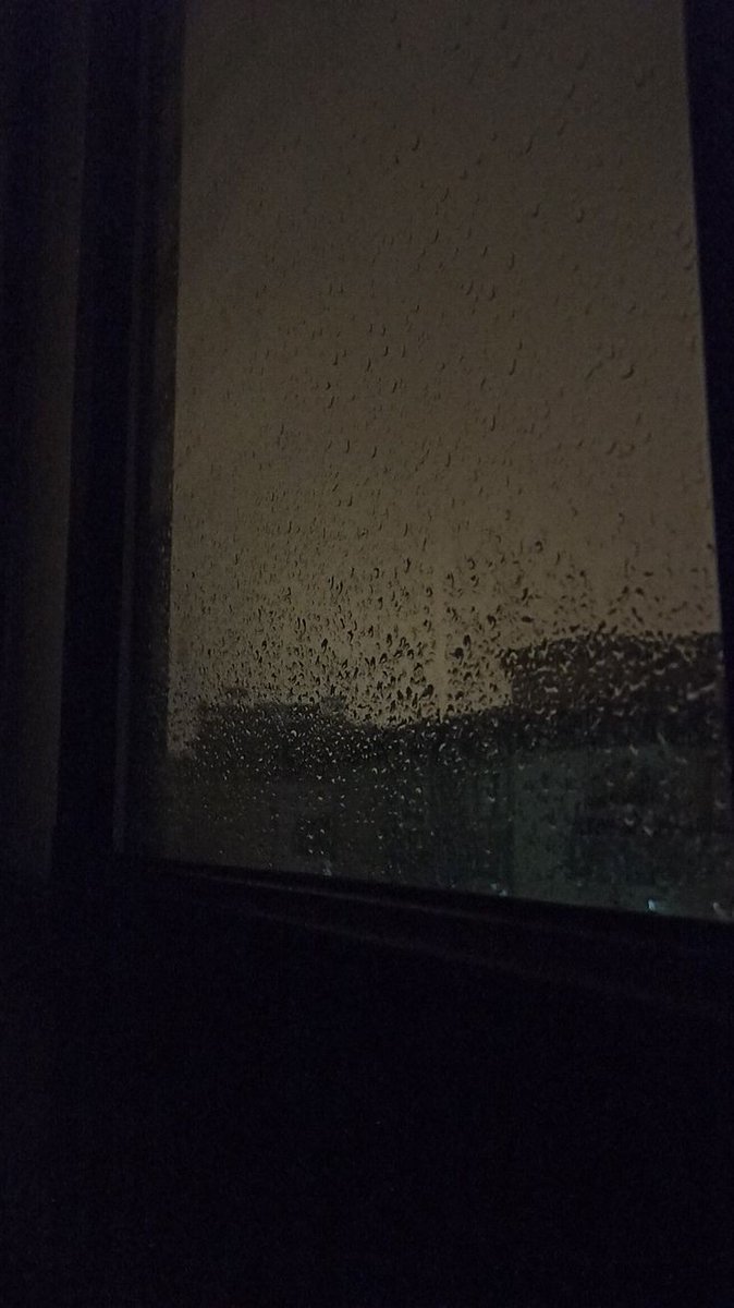Sen ne güzel bir rahmetsin, ruhuma esenlik gönlüme ferahlık veriyorsun. Rabbim sen yağmurunu bizden esirgeme hiçbir zaman. 🌧️☔💧
(Allahumme amin)