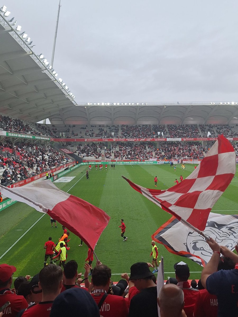 ❤️🤍 #LilleOnTour