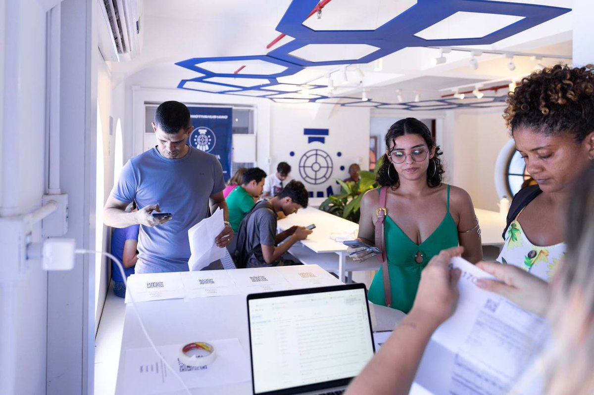 GovernoMA's tweet image. 🌟 Educação e Oportunidades!

🇨🇳 Neste sábado (17), 200 pessoas, a maioria estudantes, tiveram a chance de expandir seus horizontes com o curso gratuito de língua chinesa (mandarim) oferecido pela Secti.

#Secti #EducaçãoMA