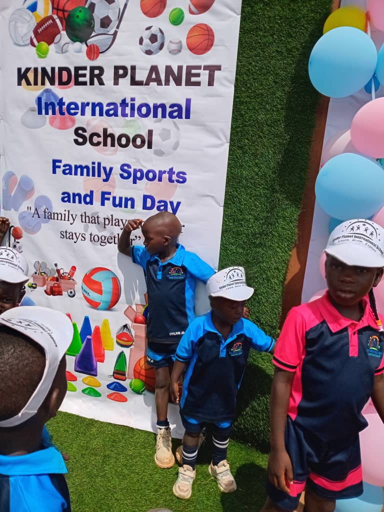 Patrickdobua's tweet photo. Supporting our children in school sports is crucial for their growth and well-being. Let's encourage their participation and be there to cheer them on! Parents, your involvement makes a difference. 🏅 Today we attended Dylan's sports day https://t.co/AGgwGQPwZX