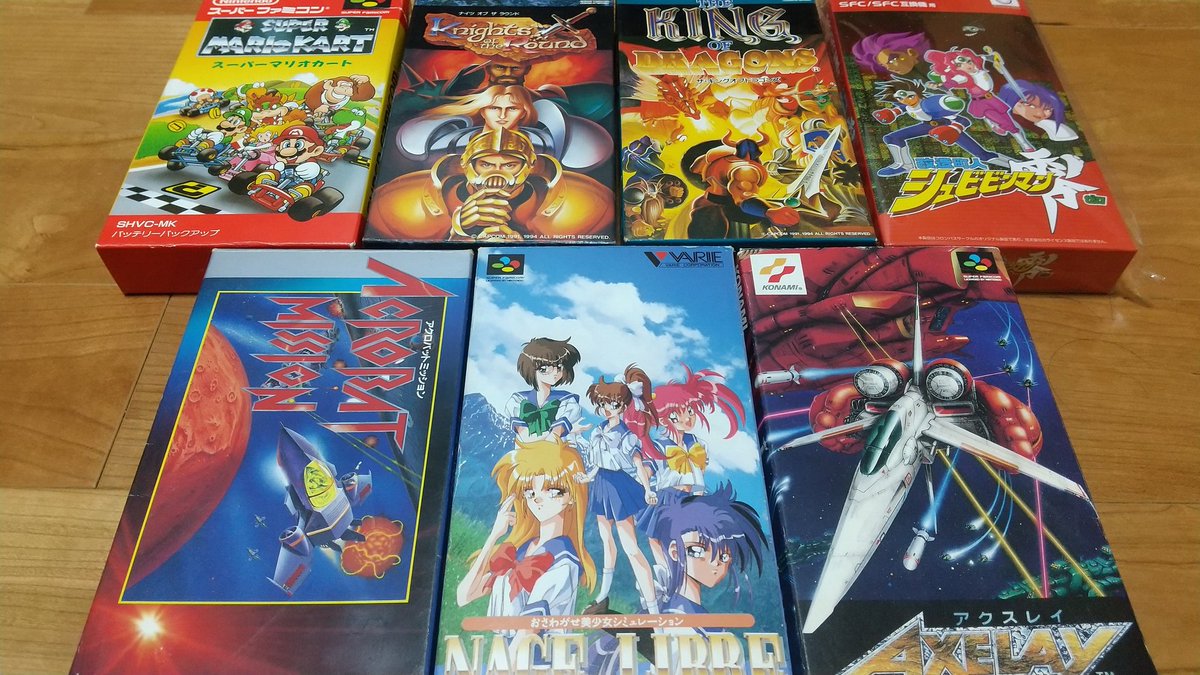 FZ_OPAOPA's tweet photo. スーパーファミコンコレクション(その19)

「アクスレイ」がSFCオリジナルにして神シュー！音楽もカッコイイ！流石の(当時の)コナミです。

現在の所有ソフトは187本。紛失したり倉谷君に借りパクされた物が30本以上あるので減りまし
たね。買い戻さなくては…。

次回からはPCエンジンソフトを紹介。 https://t.co/bCUdG1mXv7