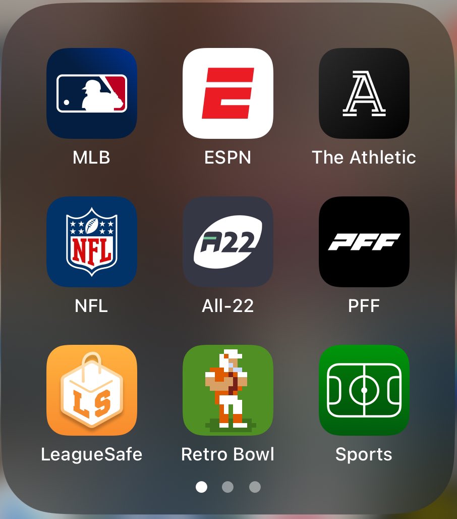 Where do you place your favorite app? Ours is always dead center 🎯
