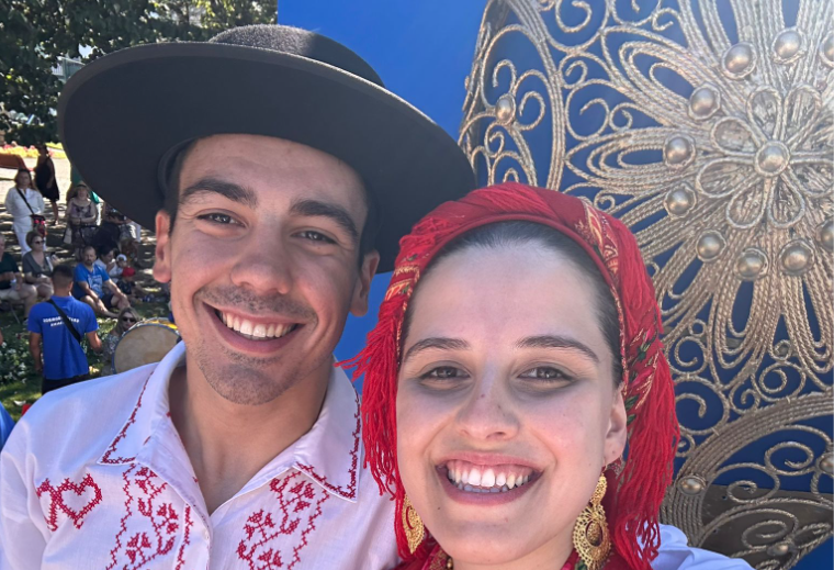 ojogo's tweet photo. Iúri Leitão desfilou na Romaria d'Agonia com trajes tradicionais https://t.co/81xqxUGPiI https://t.co/POtLg3LCaD