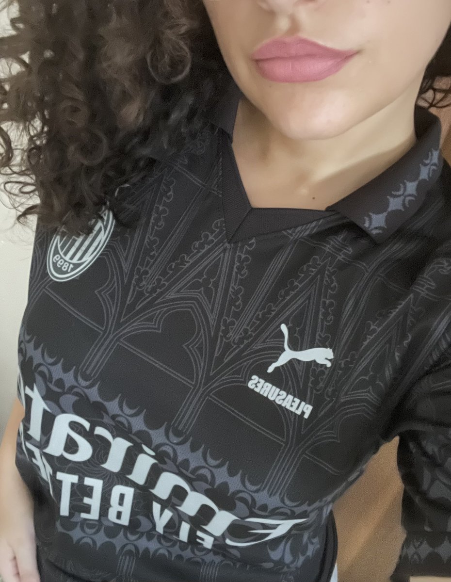 acm95fede's tweet image. ❤️🖤