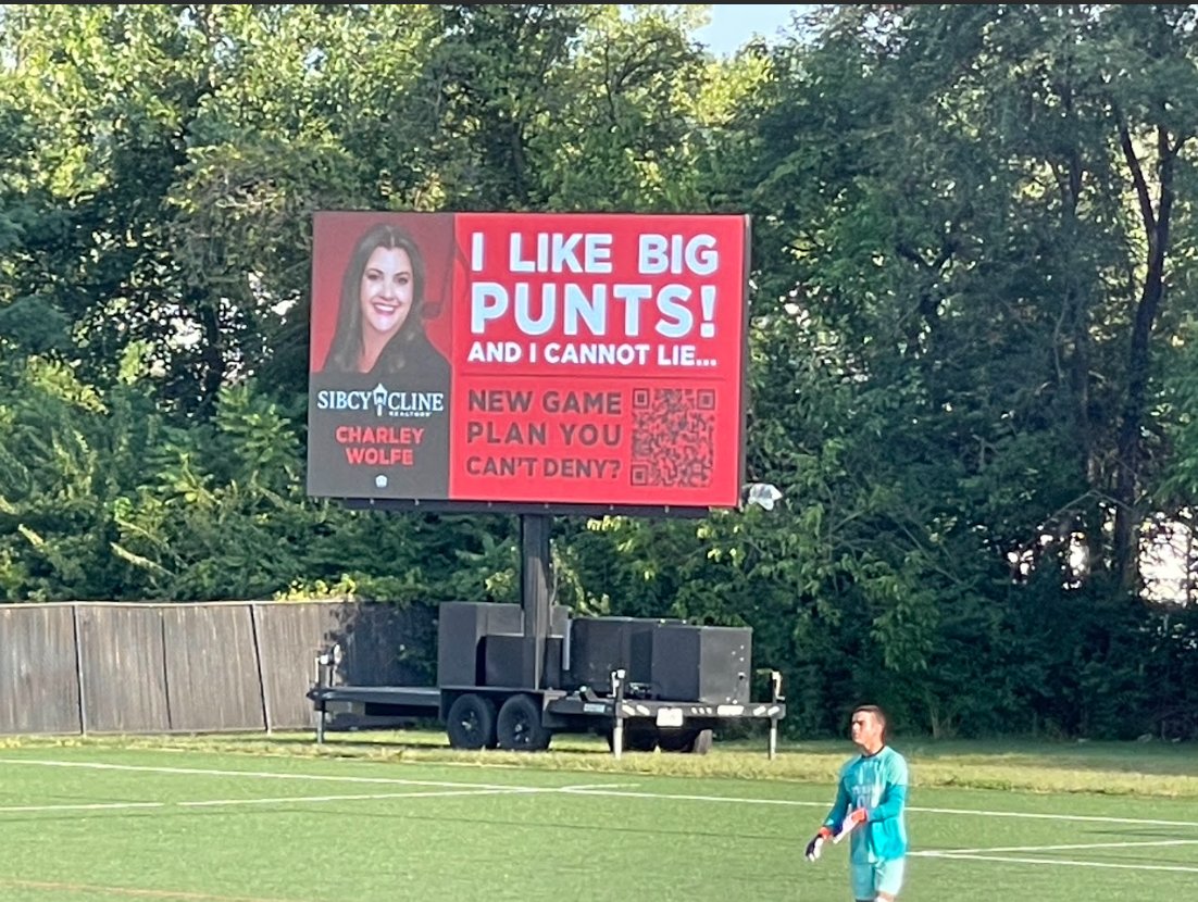 AssistDigit's tweet image. Such a great night to begin the season for Fairfield Athletics. Love the atmosphere and thanks to @CBoxSports and our partners for adding to the night with the digital scoreboard. Let's do it again Friday with first football game.