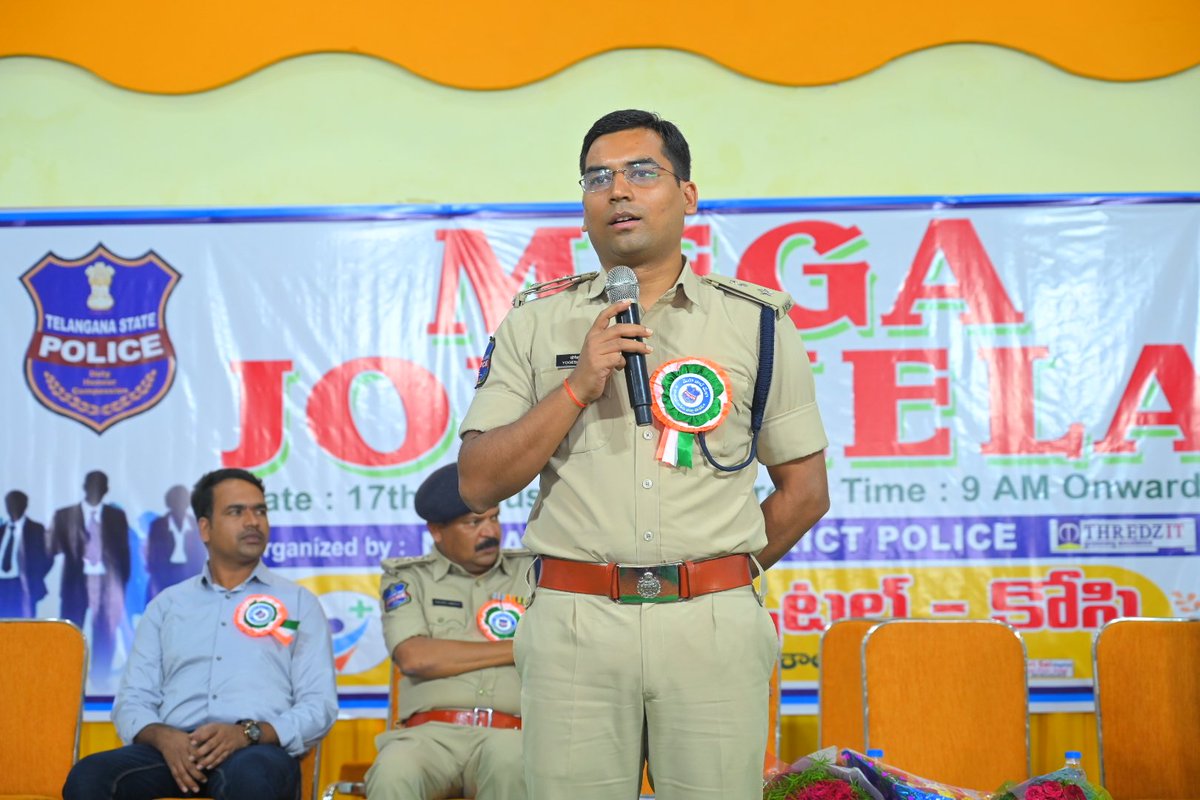 SPNARAYANPET's tweet photo. #District_SP_Yogesh_Gautam_IPS gave appointment documents to 491 young women and men who were selected in the job rules in the #Mega_Job_Mela fair organized under the auspices of #Police_Department in #Kosgi_town_of_Narayanapet_District. https://t.co/4p2GkmYNWA