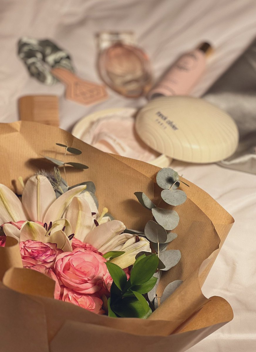 أن أبقى مطمئنةً يارب
لا أكثر .