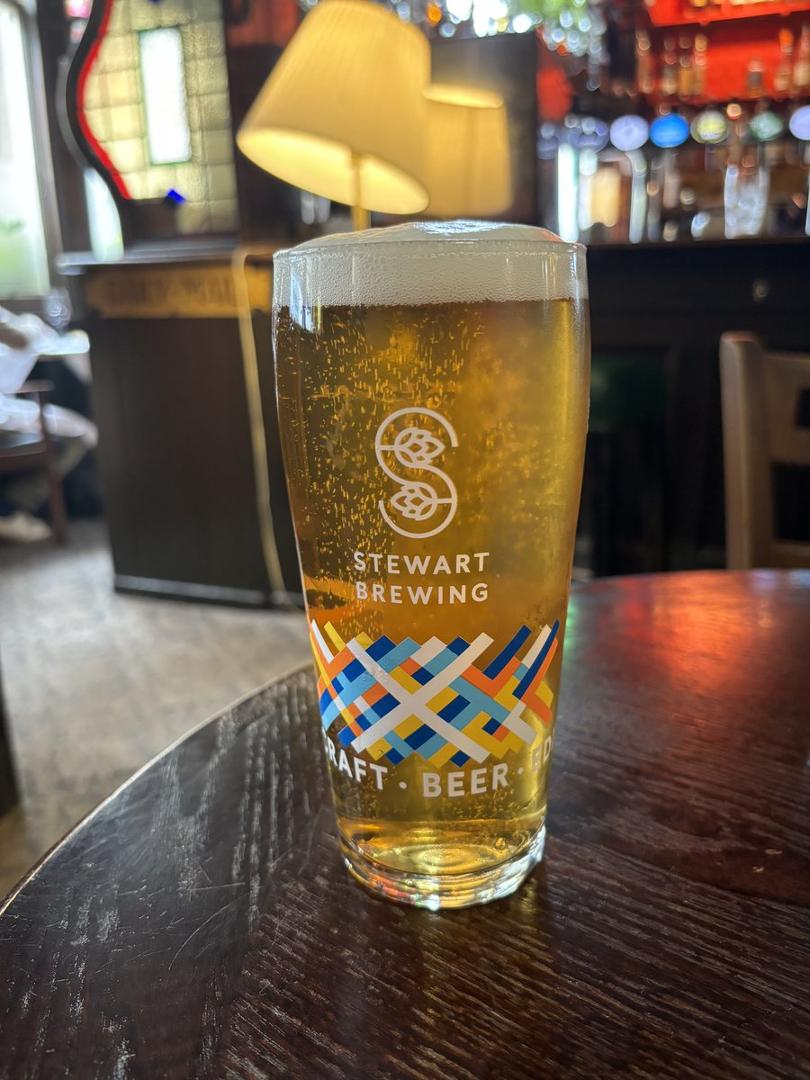 FringePints's tweet image. First pint of #Edfringe24

@StewartBrewing Session IPA
@ Canny Man’s

That glass 😍

🍺🍺🍺🍺🍻/5