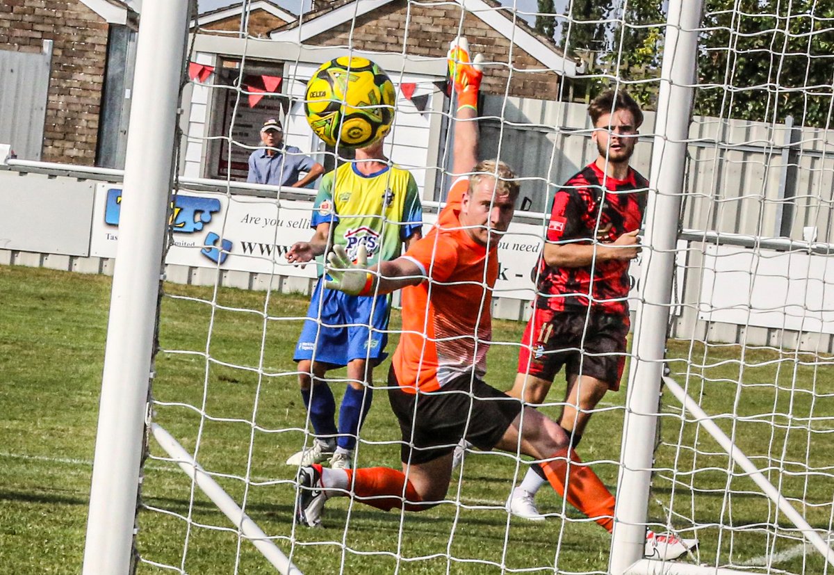 Neil Payne (@thenoggins) on Twitter photo 📷: Four for <a href="/Brightlingseafc/">Brightlingsea Regent FC</a> against <a href="/RomfordFC/">Romford FC</a> and in the 🎩 for the next round of the <a href="/EmiratesFACup/">Emirates FA Cup</a> #UpTheRs ⚫️🔴⚫️🔴 📷: Four for <a href="/Brightlingseafc/">Brightlingsea Regent FC</a> against <a href="/RomfordFC/">Romford FC</a> and in the 🎩 for the next round of the <a href="/EmiratesFACup/">Emirates FA Cup</a> #UpTheRs ⚫️🔴⚫️🔴