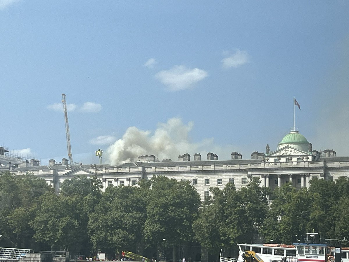 nelsoniousmonk's tweet photo. Currently there are 125 firefighters battling a fire at Somerset House in London next to my hotel . Word is everyone is safe. https://t.co/7FVXga90xG