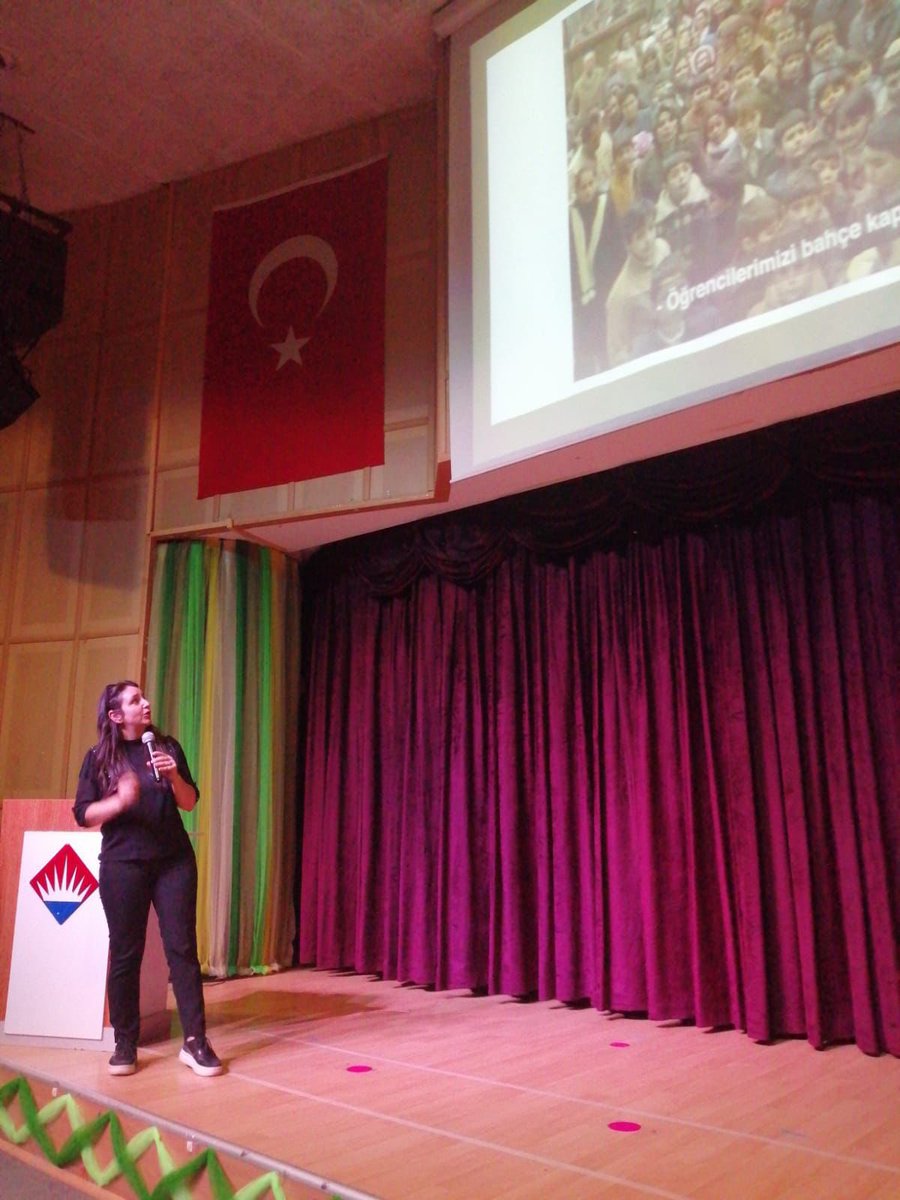 Sınav gurubu öğrencilerimizin velileri ile dönemin ilk toplantısını gerçekleştirdik.
Okul,aile iş birliğini önemsediğimiz bu süreçte,amacımız 
öğrencilerimizi hedeflerine en doğru çalışmalar ile ulaştırmak.
#2024-2025 LGS/YKS