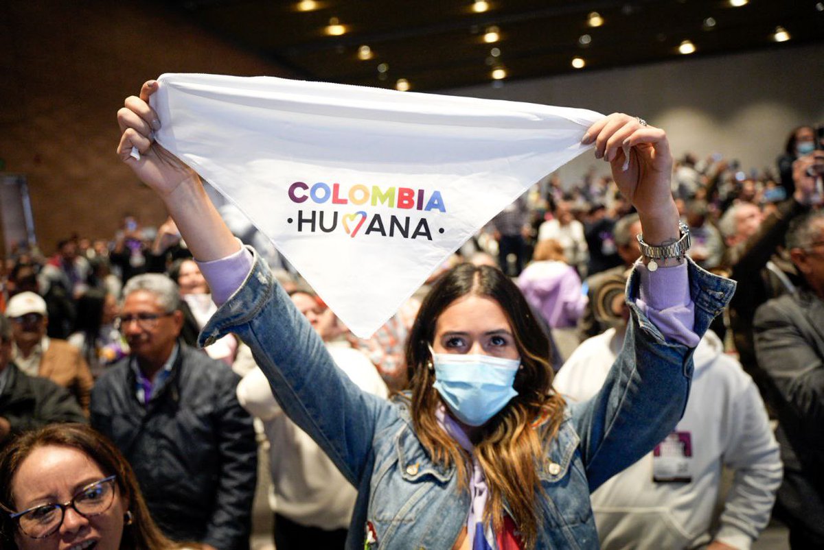 MafeCarrascal's tweet photo. Somos @ColombiaHumana_ avanzamos hacia la UNIDAD. Aquí está su partido presidente @petrogustavo, mi partido ✊🏼

Qué alegría encontrarnos en la II Asamblea Ordinaria de nuestro partido. #ColombiaHumana. https://t.co/i5F7akJzW2