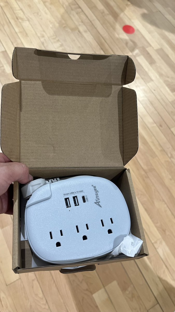 Thank you <a href="/MLopez_TISD/">Myrna Lopez-Patti, M.Ed</a>, always spoiling us! #TISDProud ❤️🖤