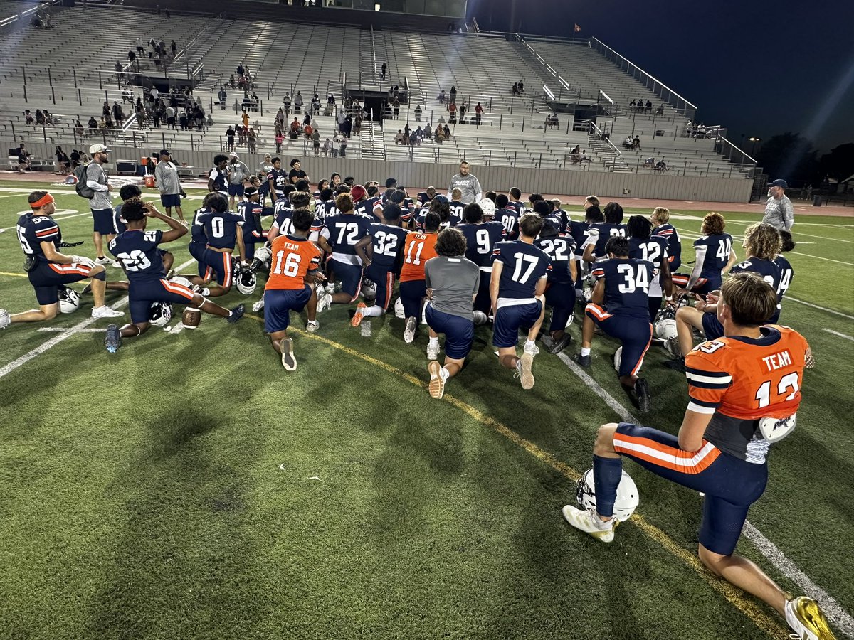 GrizzlyFBFamily's tweet photo. @GlennGrizFB first scrimmage is in the books. They worked hard, supported each other, and improved every snap. #GoGrizGo #dctf #TXHSFB https://t.co/WimL6V6MaN