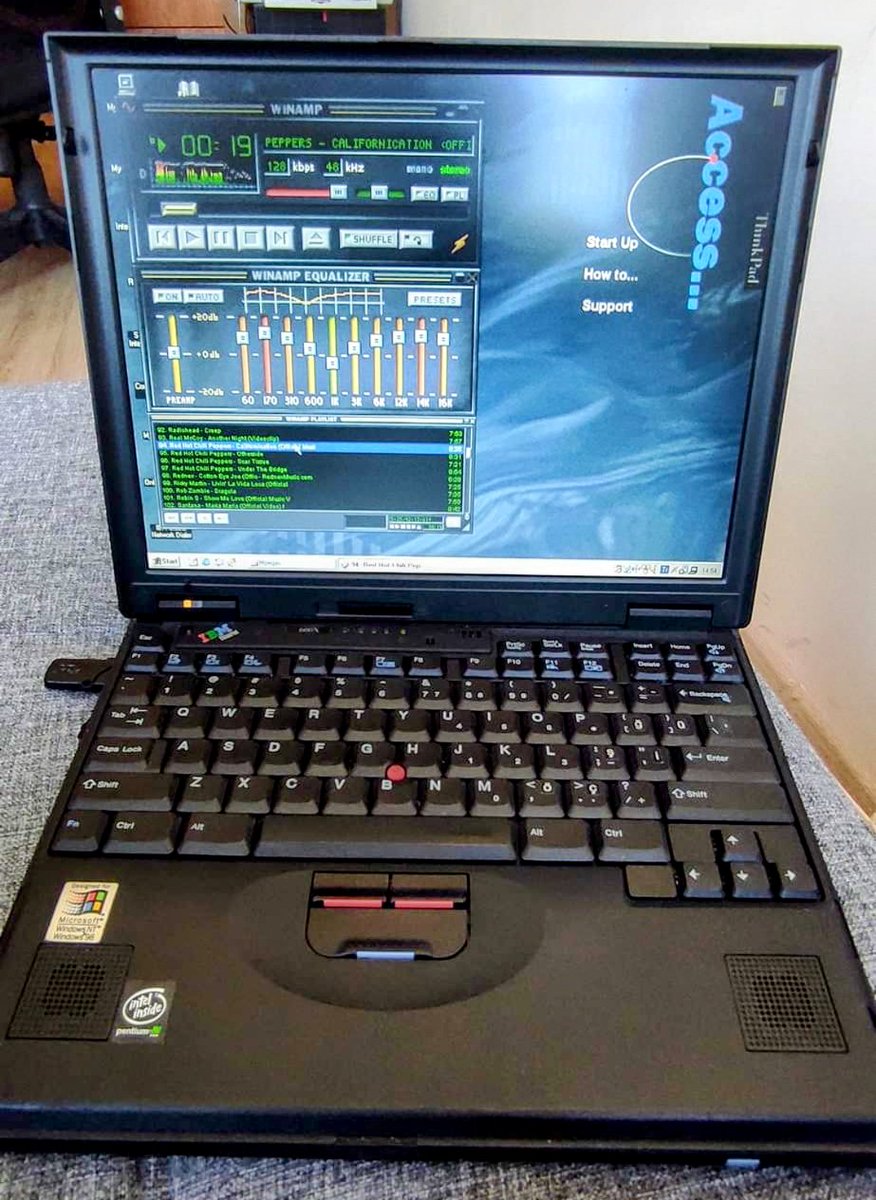 Pentium 2 IBM ThinkPad Glory. ✨