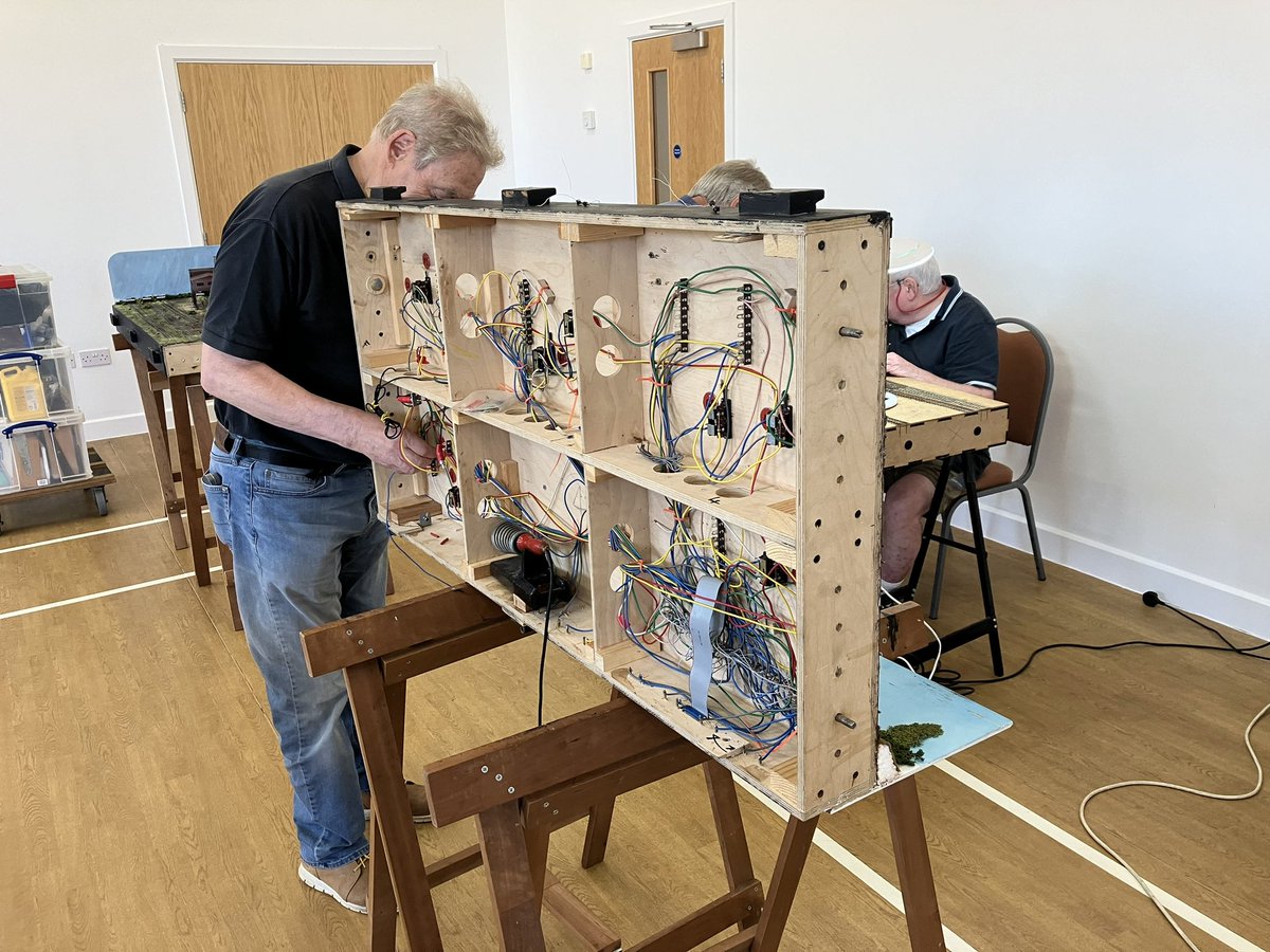 EEMRC's tweet photo. Another busy ‘Working Saturday’ at Ruxley Church. Members working on both club and personal layouts, building and fettling rolling stock and testing electrical improvements. https://t.co/y6Q5h7VA0R
