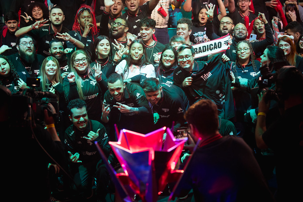 paiNGamingBR's tweet photo. O STAGE VAI FICAR PEQUENO 📢

iremos sortear 5 ingressos pro jogo vs VKS nesse domingo pra VOCÊ fzr aquele diff na torcida 

pra participar vc ja sabe: SPAM DE #GOpaiN https://t.co/37pG0PkDqM