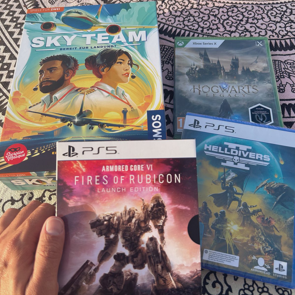 pucciami's tweet photo. Birthday loot 🤗

Tudi “Spiel des Jahres 2024” 🙌🏽 https://t.co/uECV7LE2S4