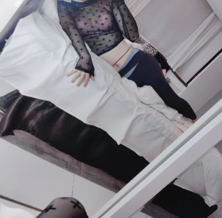 穿裤子还是穿裙子好看，还是不穿啊？
#偽娘 #伪娘 #crossdress #crossdresser #男娘 #男の娘 #sissy #여장 #Femboy https://t.co/dlWgmXyzWg