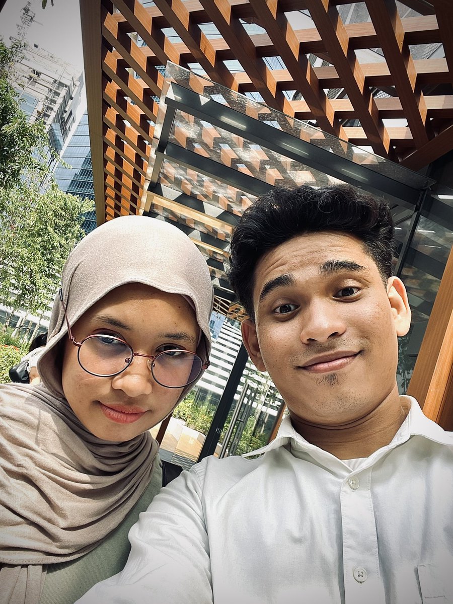 jufridinnn's tweet photo. Date with lobe🌹💖 https://t.co/Ls63lCeNAI