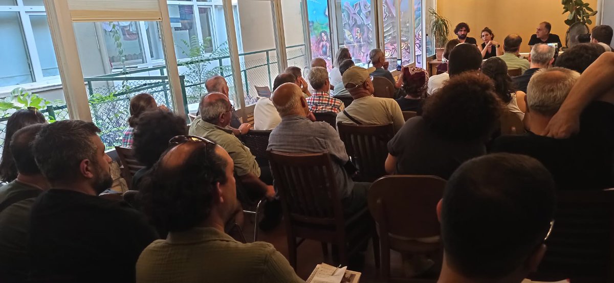 iscidayanismadr's tweet photo. "Yapay zeka ve robotlar işimizi elimizden alacak mı?" sorusuna yanıt aradığımız atölyeyi TAKSAV Kadıköy'de gerçekleştirdik. Atölyeye ilgi gösteren herkese teşekkür ederiz. https://t.co/PsLX7f8mDf