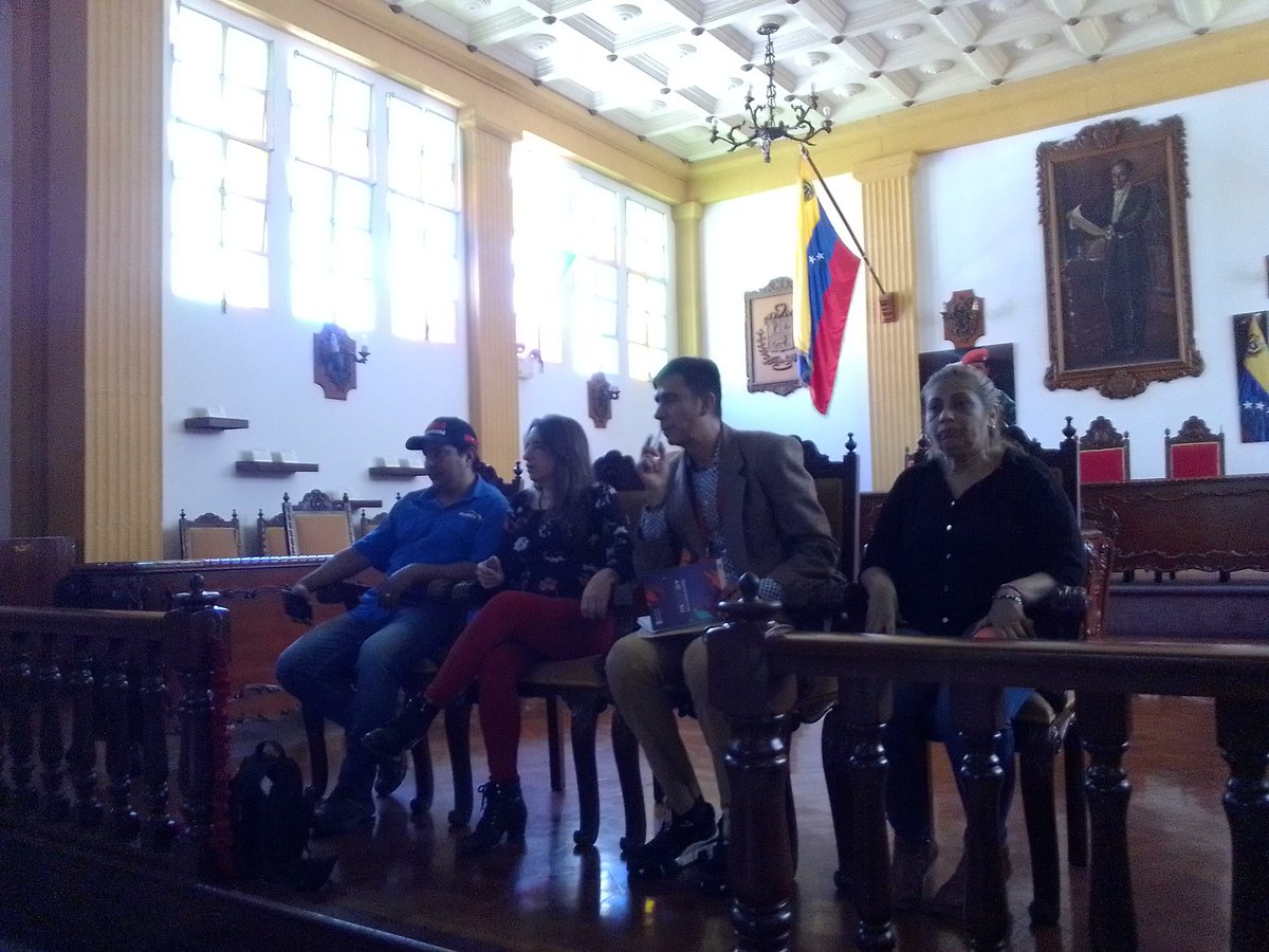 En las Instalaciones del Salón del Pueblo del <a href="/ClebMerida2022/">Consejo Legislativo del Estado Mérida</a> Se desarrolló la asamblea de trabajadores del MPPPST y entes adscritos con la Dra. <a href="/liazingales/">rosalia zingales</a> <a href="/InspLaboral_VE/">Viceministerio Inspección Laboral Venezuela</a> en compañía del Dir. Estadal Lic. Jesús Contreras y Gerentes de  <a href="/incret_merida/">Incret Regional</a> @inpsaselmerida1