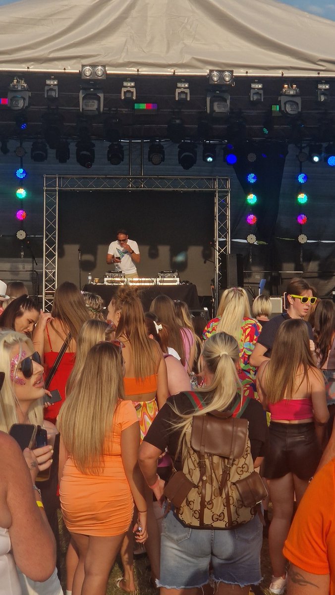 MrsSharonGraves's tweet photo. Oioi @tobyanstis Banging out the tunes!! Sharon &amp; Lara 🎶🥳😎 https://t.co/obsW475hjl