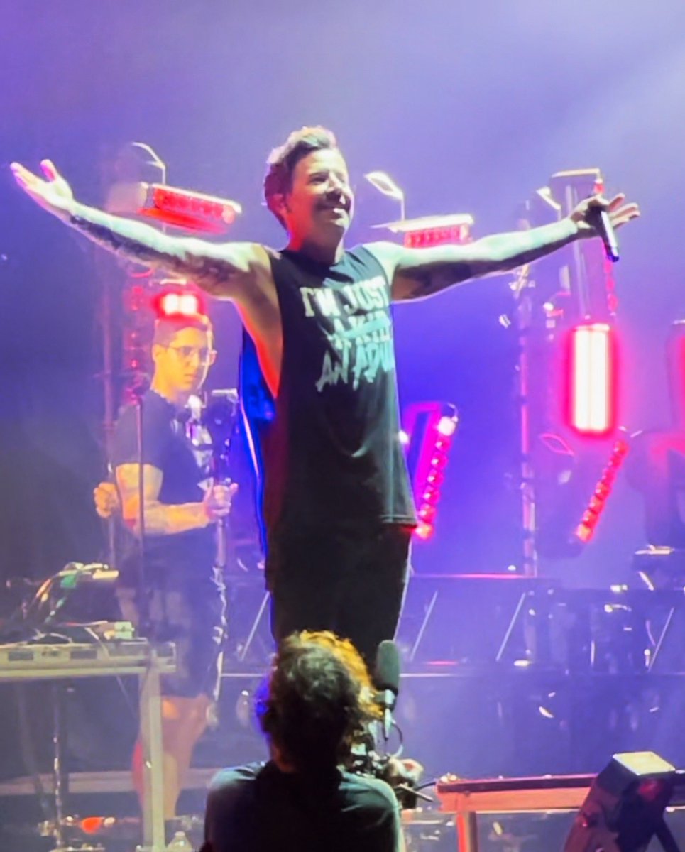 Night 2 with <a href="/AvrilLavigne/">Avril Lavigne</a> &amp; <a href="/simpleplan/">Simple Plan</a> @budweiserstage was EVERYTHING 🔥 THE ENERGY 🤘🏻

#avrillavigne #simpleplan #greatesthitstour #mfp #Toronto