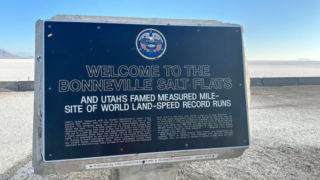 The fastest hybrid grass machine on the market making it's way past the iconic Bonneville Salt Flats in Utah, USA, renowned for its high-speed world records. 💨

#SISGrass #USA #UTAH