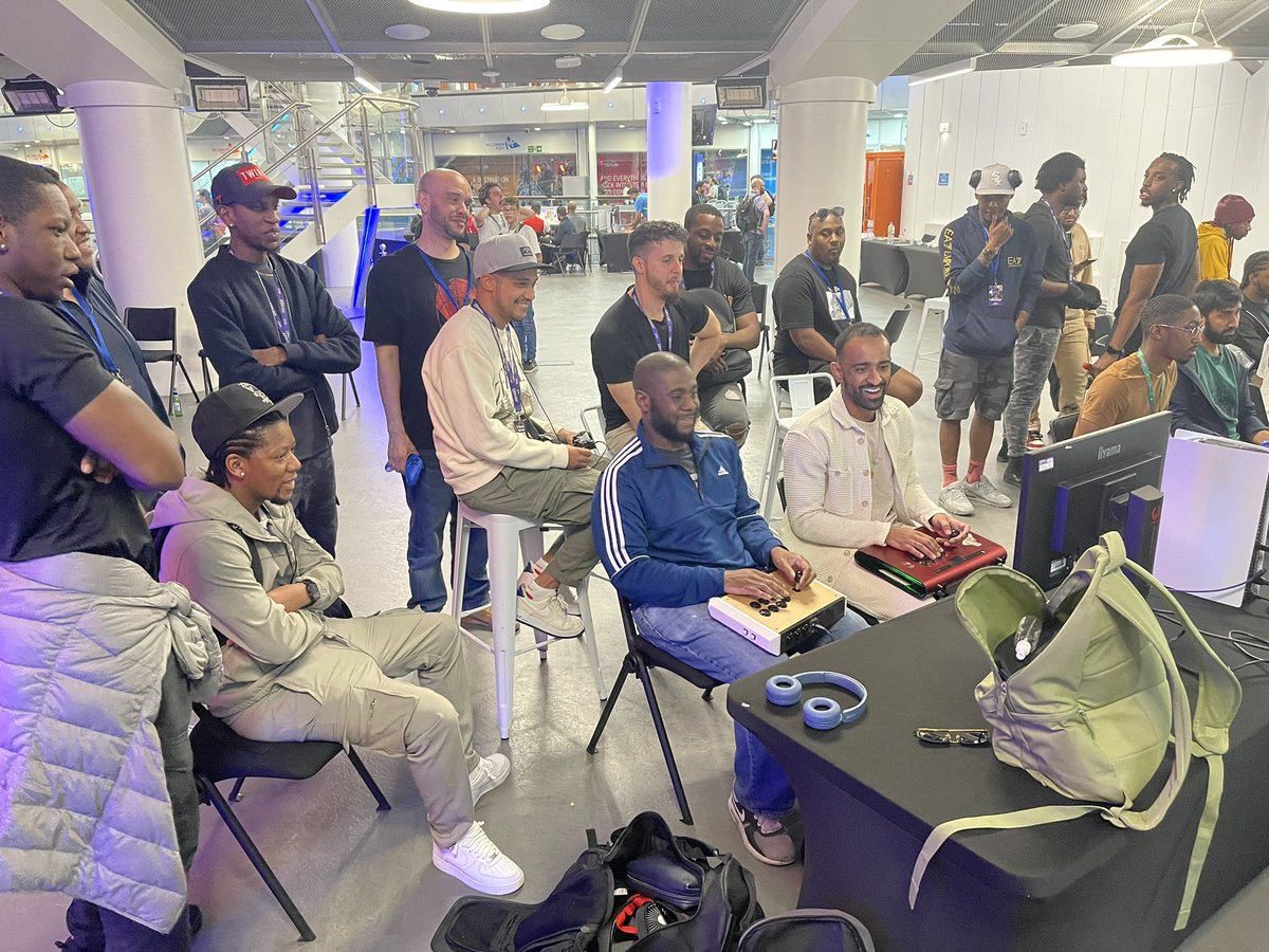 Hurricane 🇨🇲 tweet media