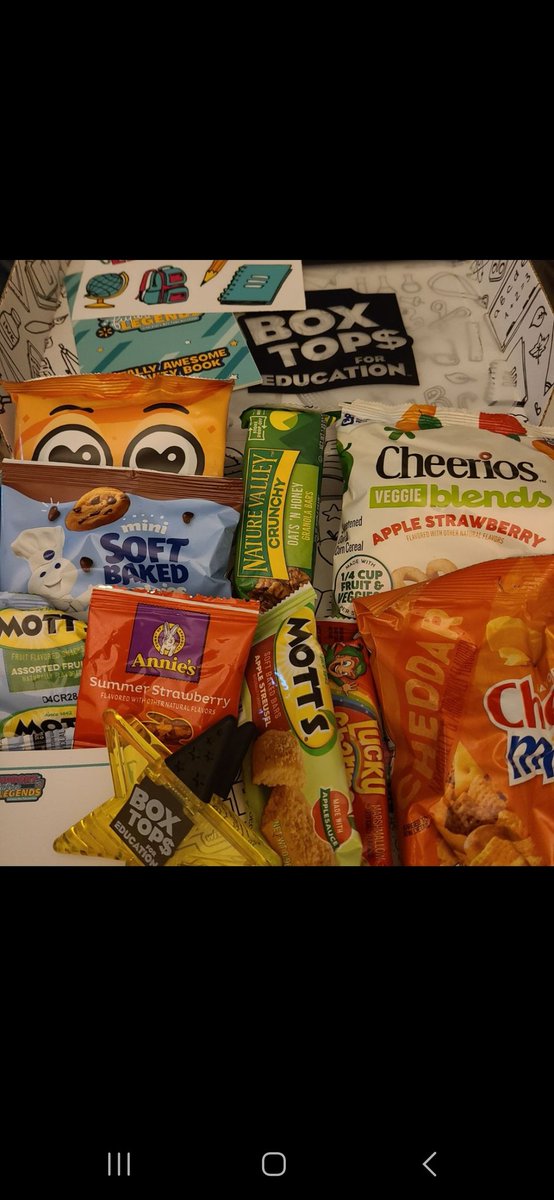 jessgivesitatry's tweet image. Thanks to @gratsyofficial for the awesome sample box from @btfe We loved all the goodies inside, they were all tasty. My little one thought the box turning into a tray for his desk was neat along with the pencil "cups." 

#gratsy #boxtopsforeducation