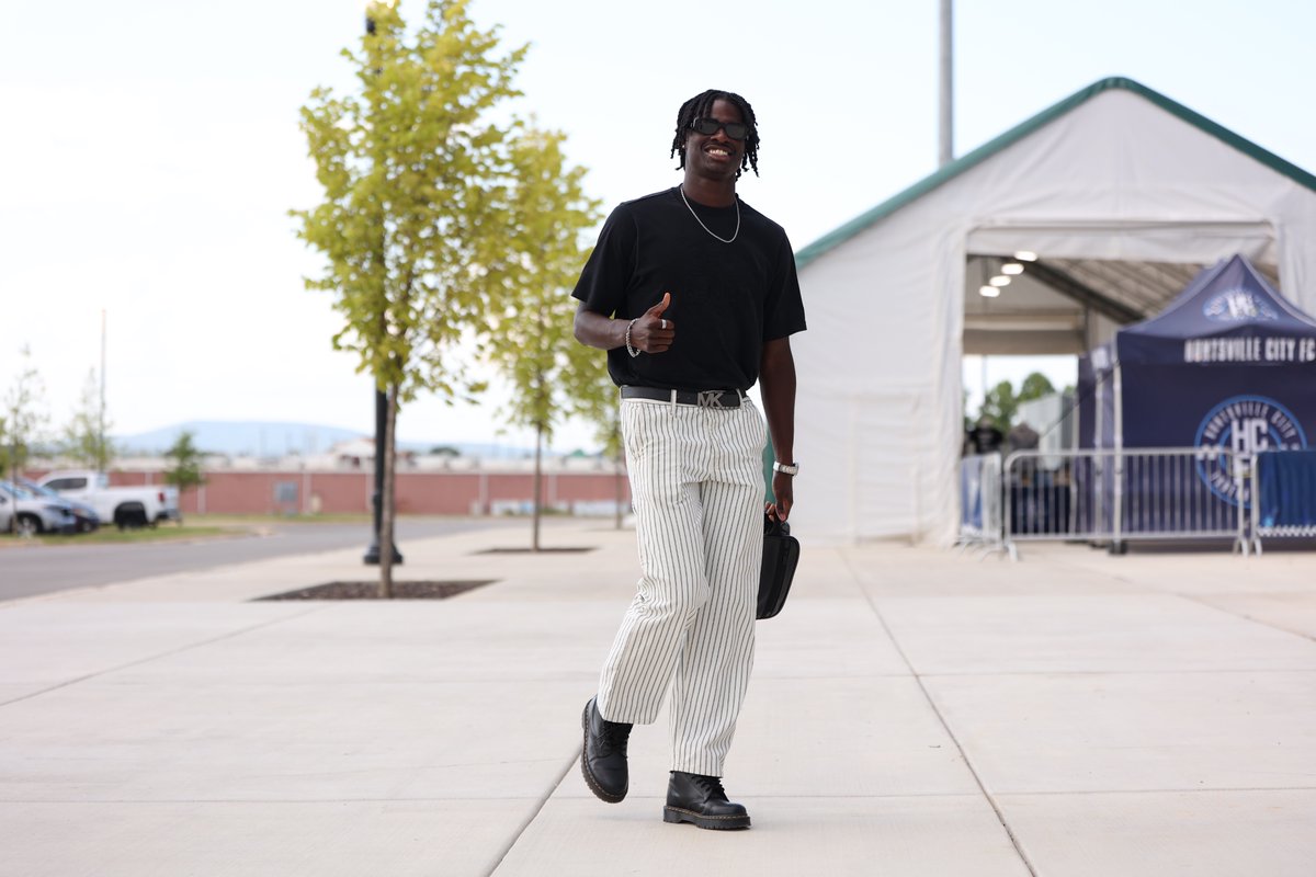 HuntCityFC's tweet image. The Boys in Blue have arrived 📍