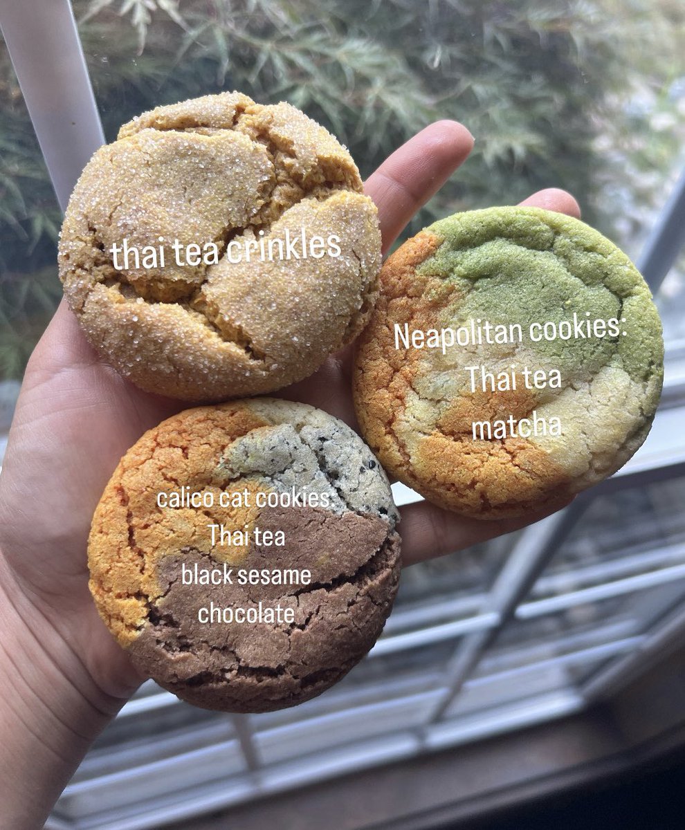 helllooooo!! im launching my cooking blog in a few days and made a bunch of cookies for a giveaway to celebrate! here’s the form to enter and read the thread 🧵 for all of the info! 
forms.gle/9GUKgMfUPMe2Fw…