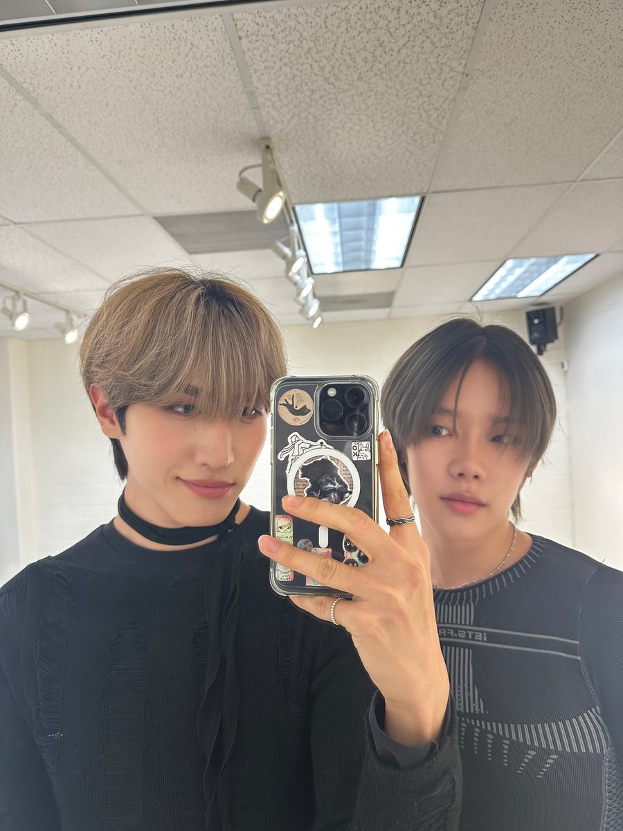 jinjinguri's tweet photo. BTS from our Cover… https://t.co/Kych7DMLY6 https://t.co/h3NOPOm7At