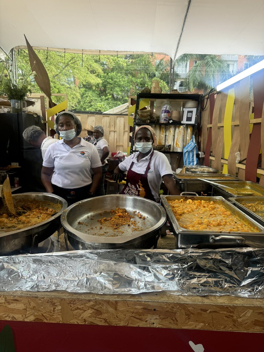JuanPaMurillo27's tweet photo. ¡Qué barbaridad el #Petronio2024! El ambiente está buenísimo, lleno de sabor y tradición. ¿Ya vinieron? 😍👏

@alejoeder, @AlcaldiaDeCali, @PetronioCo, @CaliCultura, @SecTurismoCali, @UaespCali. https://t.co/uQJQX819uc