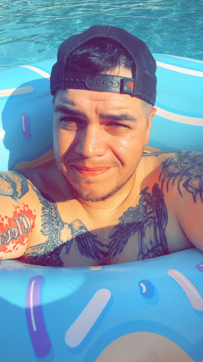 Pool side today 🔥
