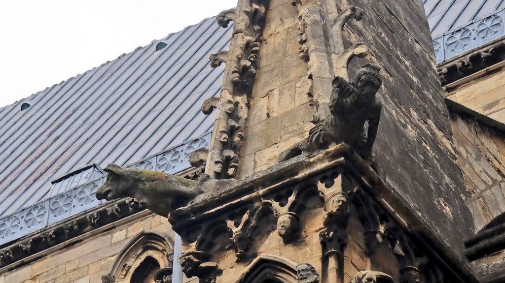 We cycled round the Wash today and followed the Water Railway Cycle Route from Boston to Lincoln. Sometimes in disrepair but beautiful on a whole. Almost 500 mostly flat miles are done now on the winding road to <a href="/Krankenhausfest/">Krankenhaus Festival - a magical micro-festival</a>... Yorkshire be kind to us!
🌊🌾🌳🦅🚴🍻🏳️‍🌈