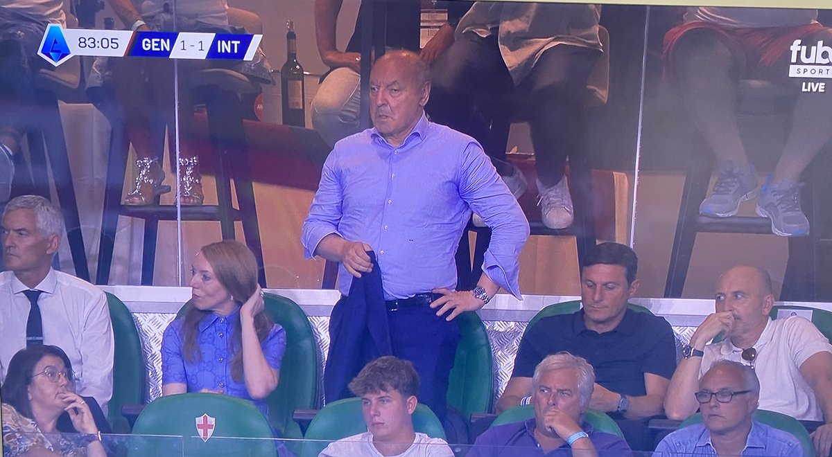ilSavoca_2's tweet photo. Si è alzato Marotta. Al VAR cercano il
Fotogramma giusto per dare un gol in fuorigioco all’inter. #VARotta #MarottaLeague https://t.co/K1qt0z6xAd